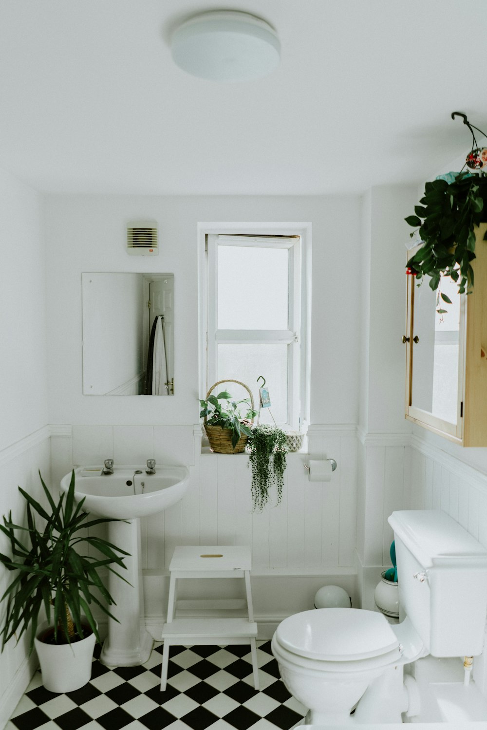 Banyo Dolabı